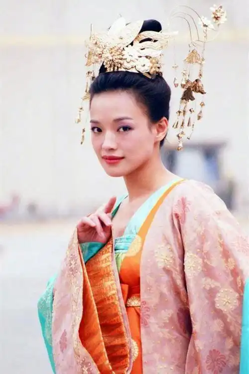 让李靖成功的两个贵人杨素府上的贴身丫头和指点明君的虬髯客
