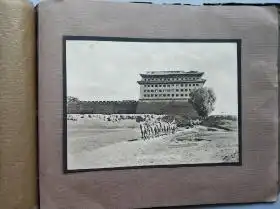 清末民初北京发行scenesinpeking北京景观摄影画册创刊号三眼线装大开本一册内收前门哈德门颐和园天坛南城门楼明十三陵长城等贴页纸质照片12
