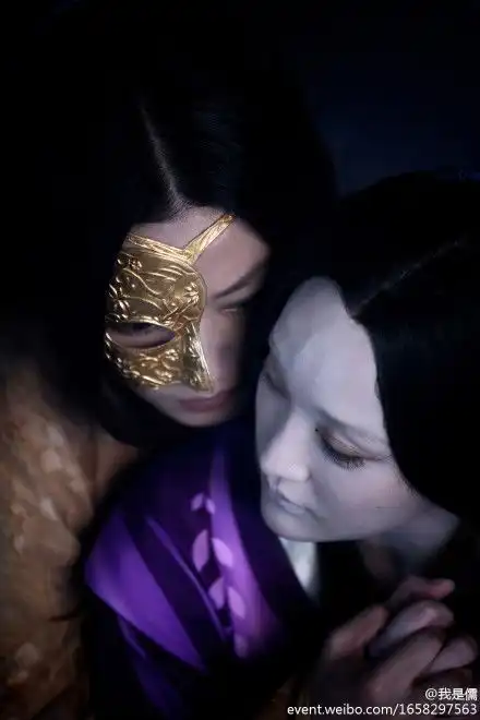 赵薇自爆戴普通金属差点毁容面具花费二两黄金
