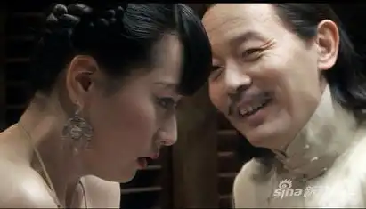 图文让子弹飞花絮白冰被葛优偷亲
