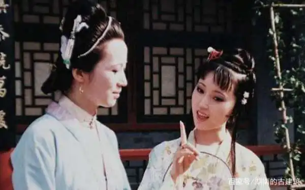 很多人都喜欢的林黛玉在说话上有什么特点