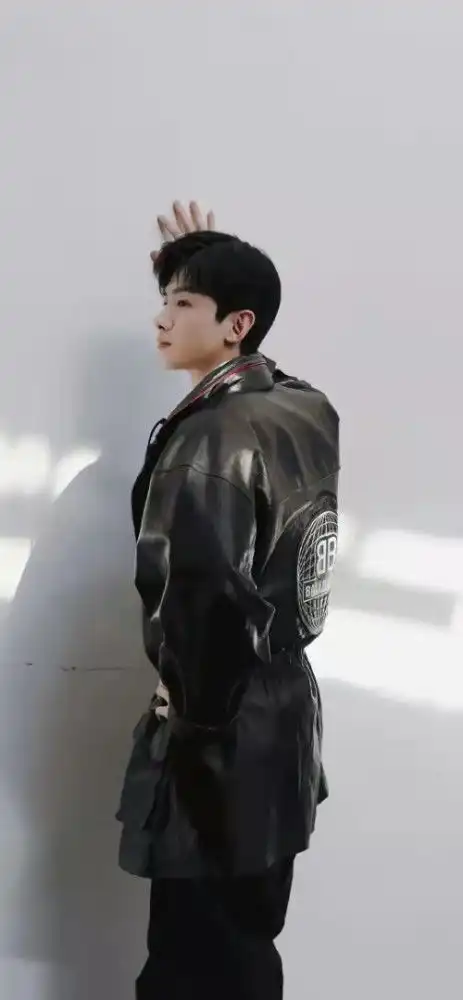 白敬亭壁纸君子出尘,气质如兰