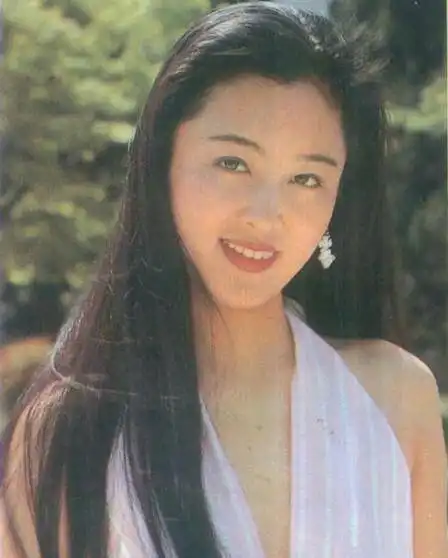 大小s清纯,陈红倪萍神似,女星年轻时候的照片一个比一个美