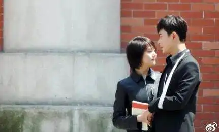 郑爽抢了唐嫣的男朋友罗晋和郑爽甜蜜互动真心配一脸
