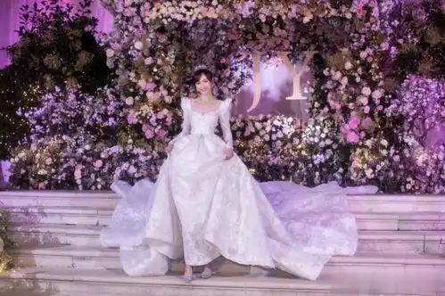 唐嫣婚后状态佳,一袭方领粉裙亮相尖叫之夜,气质甜美少女感满满
