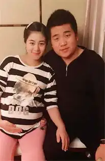 都是乡村爱情的王小蒙,一个为爱变胖,一个至今单身享誉国际
