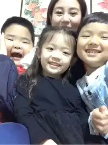 探班乡村爱情十,王小蒙剧照与生活照合集,网友直呼小蒙瘦了
