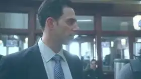 调音师美女以为钢琴家是盲人,和情人自导自演一出好戏来,不知别人全看在眼里
