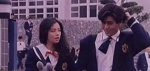 林志颖与高中同学在台北巧遇合照,被老同学偷抱夸他身材好没变老
