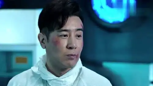 猎毒人楚门实验设备挺先进啊,老教授直接把废品倒进垃圾桶