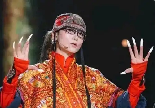 张纪中拍射雕英雄传,打电话给杨丽萍看中你了,这角色非你不可
