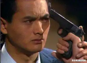 演黑道大哥,谁最有气场非郑伊健周润发,我只服万梓良
