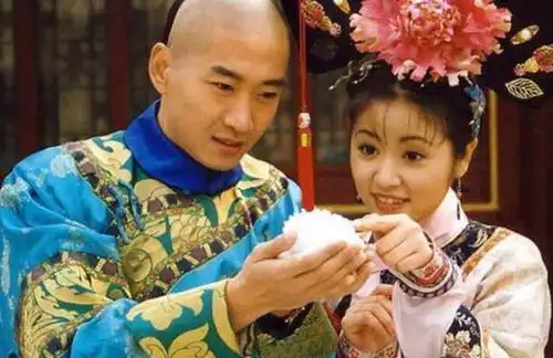 还珠格格舌吻疑案撕逼大战尔康怒怼紫薇