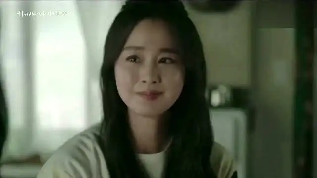 后妈问亲妈和闺蜜自己能不能和她们当朋友,得到肯定后开心的笑了