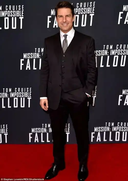 碟中谍6汤姆克鲁斯亨利卡维尔亮相华盛顿首映红毯