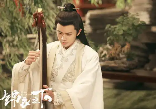 吉星高照主角开机照,花城的衣服好朴素,服化道认真的吗