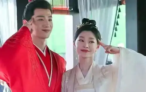 宋轶晒照庆34岁生日,白敬亭沉默被质疑撇清关系,到底怎么了