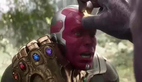 笑翻美国rapper脑门镶大粉钻,结果被粉丝抠掉了