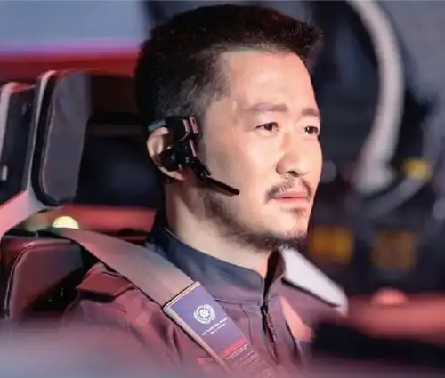 被骂的吴京,没有后视镜
