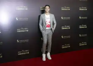 白一弘出席时装高定发布会格纹西装诠释高贵轻奢风
