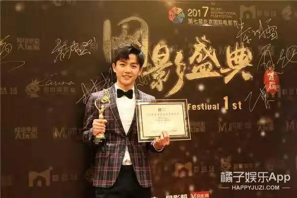 还记得香蜜沉沉烬如霜的月下仙人吗生活中的他长这样
