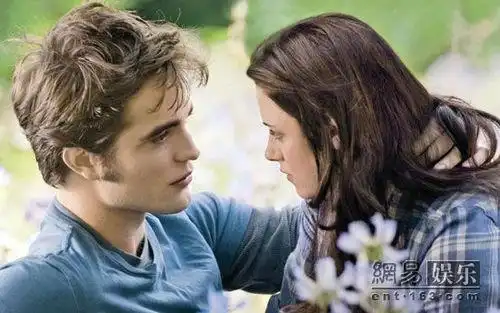 暮光之城3月食剧照谁有
