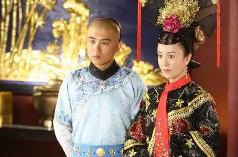 大清最牛外戚家族,出了6位皇后1位皇贵妃,而且一个比一个牛
