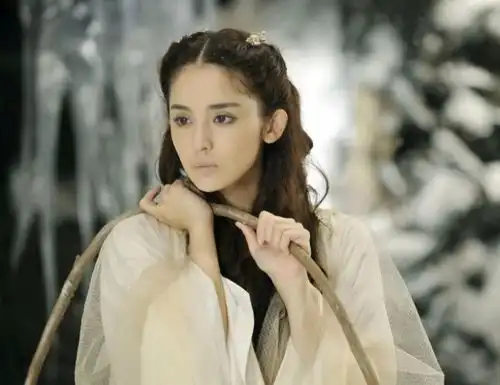 古力娜扎新片开播剧情山寨,特效低劣,好大一部ppt国产剧