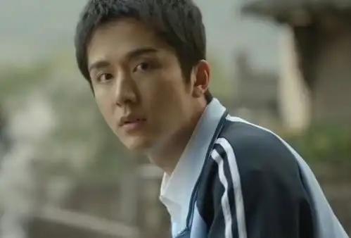 不可告人躲过了欧豪李一桐,我却被54岁的男三惊艳了