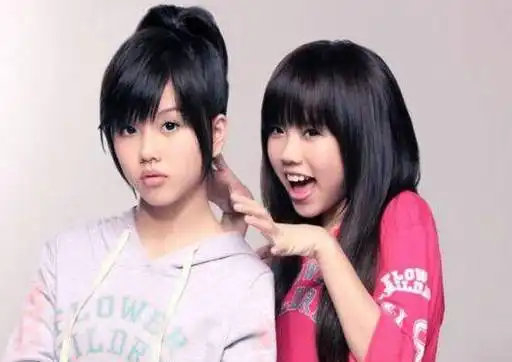 姐妹拆台整容上瘾未成年大开腿by2姐妹明争暗斗堪比宫心计
