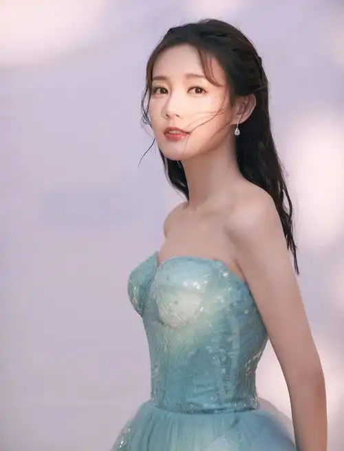 独家丨谭飞vs李一桐面对正见和偏见,我决定直言不讳上
