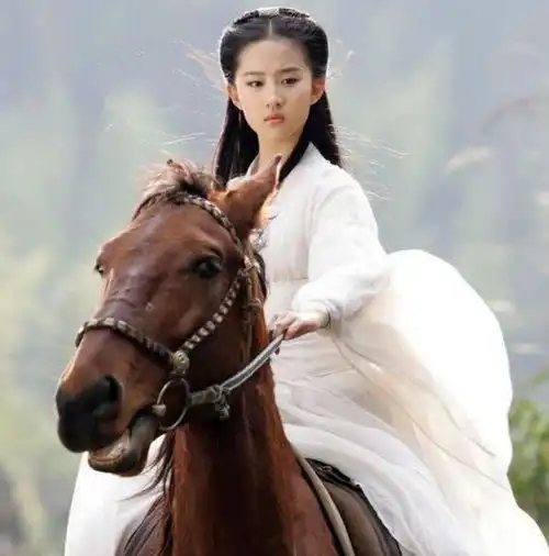 十位骑马的古装美女,赵薇赵丽颖英姿飒爽,她让人刮目相看
