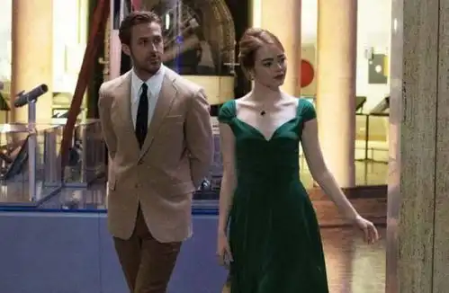 爱乐之城看了吗艾玛斯通的每条裙子都好好看
