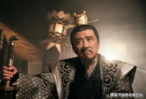 一女子对丈夫你地位低配不上我皇帝却为她撑腰,她丈夫很无奈