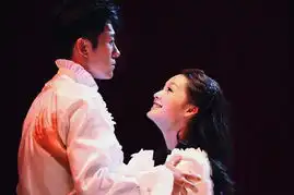 花开半夏再曝剧照多角恋引爱情混战
