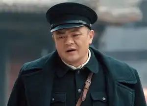 在光荣时代风头压过张译,多门成全剧亮点,他父亲更出名