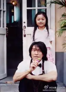 她是功夫里被周星驰救下的小女孩,今成大美女
