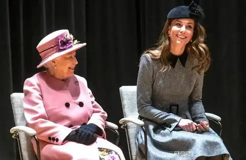 日久见人心,女王离世前的遗嘱调整,凯特的得胜与梅根的失意