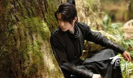 有翡暂停拍摄后又有新进展,造型曝光,王一博赵丽颖超亮眼