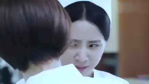 急诊科医生林雯经验丰富,用贿赂的钱给农民工救命,被晓琪看穿