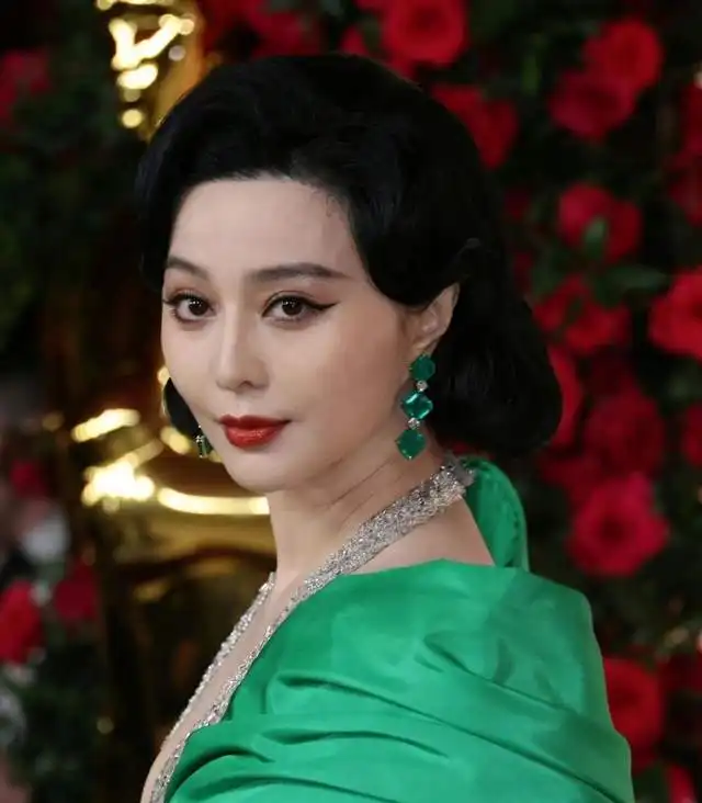 范冰冰奥斯卡当评委复古名伶造型惊艳红毯,东方美太为国人长脸