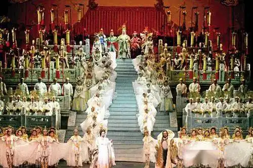 71岁张艺谋第23部电影爆红,网友惊叹一直拓宽自身边界的人,才是真牛逼
