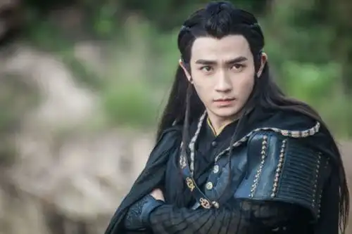 一夜爆红的4大男星,罗云熙,朱一龙上榜,他可能早已凉凉