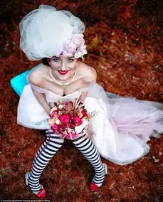 爱丽丝梦游仙境真实版波兰夫妇筹备了一年的婚礼
