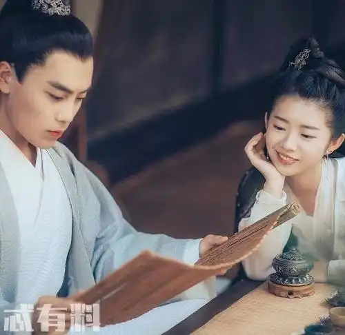 等到烟暖雨收易落为什么要嫁给别人易落最后能和初澈在一起吗
