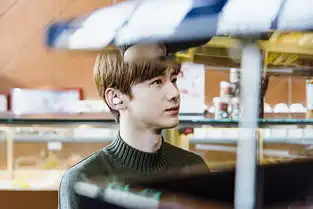 香港没落富豪罗兆辉私藏众多女星不雅影带