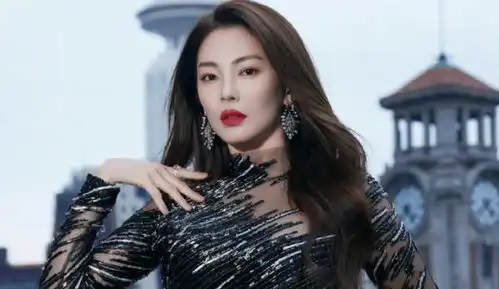 周星驰将她捧红,为报恩零片酬出演女二,没想到拿到了千万红包