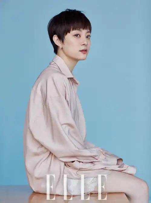 孙俪空灵大片曝光俏皮优雅诠释反转魅力
