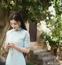 刘翔前妻葛天穿旗袍拍中式写真红唇抢镜身姿婀娜
