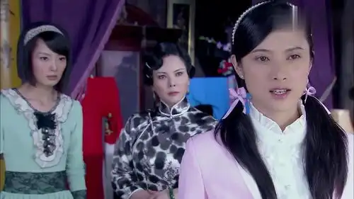 喋血孤岛鬼子试探女卧底身份,提出比试,卧底隐藏武功躲过一劫